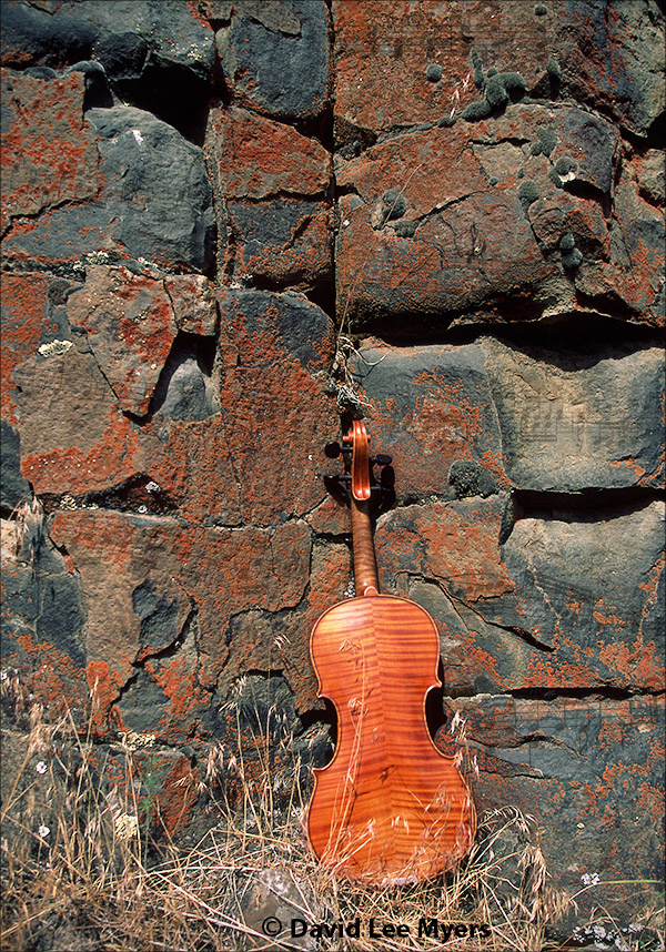 Basalt, violin, and musical notes from Bach.